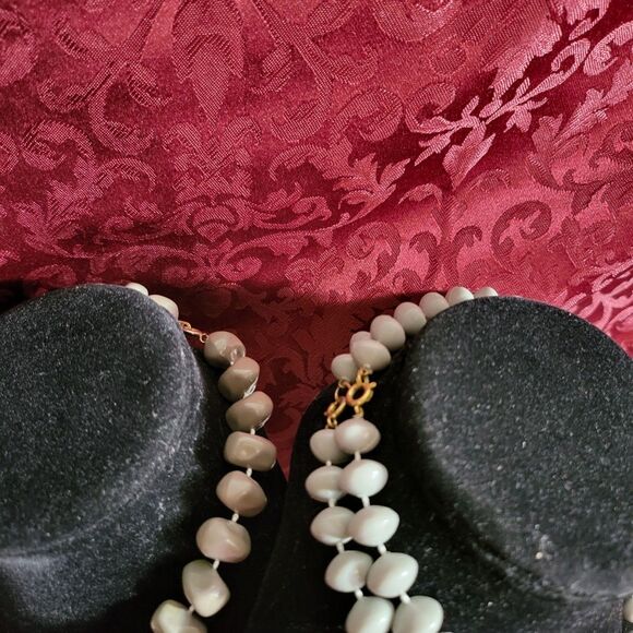Costume Lot of 3 Strands Grey Bead Necklaces, Vintage Oval & Oblong Beads. - Picture 4 of 4